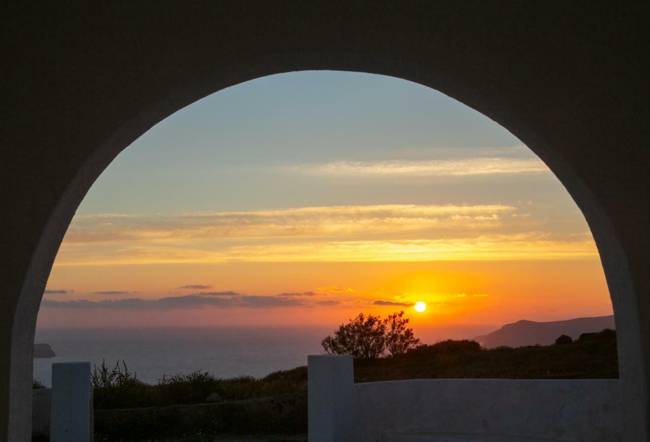 Caldera Sunset * Megalochori (Santorini)